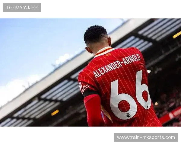 萨拉赫与阿诺德离队传闻引发俱乐部动荡，球迷热议未来走向